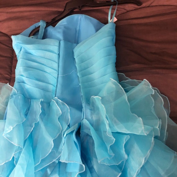 Prom dress - Picture 4 of 5